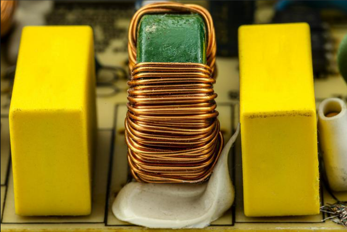 【電感器固定膠粘劑】選擇什么類型的膠水？應(yīng)用中的考慮因素？