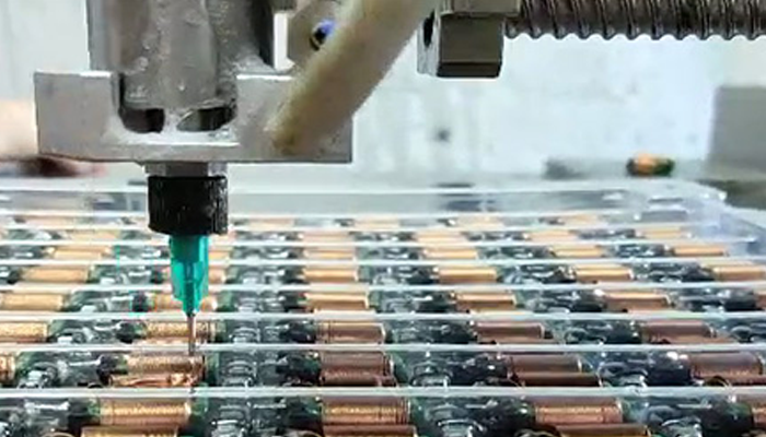 【橡膠型膠粘劑】應(yīng)用中出現(xiàn)氣泡的原因？如何去避免及解決？